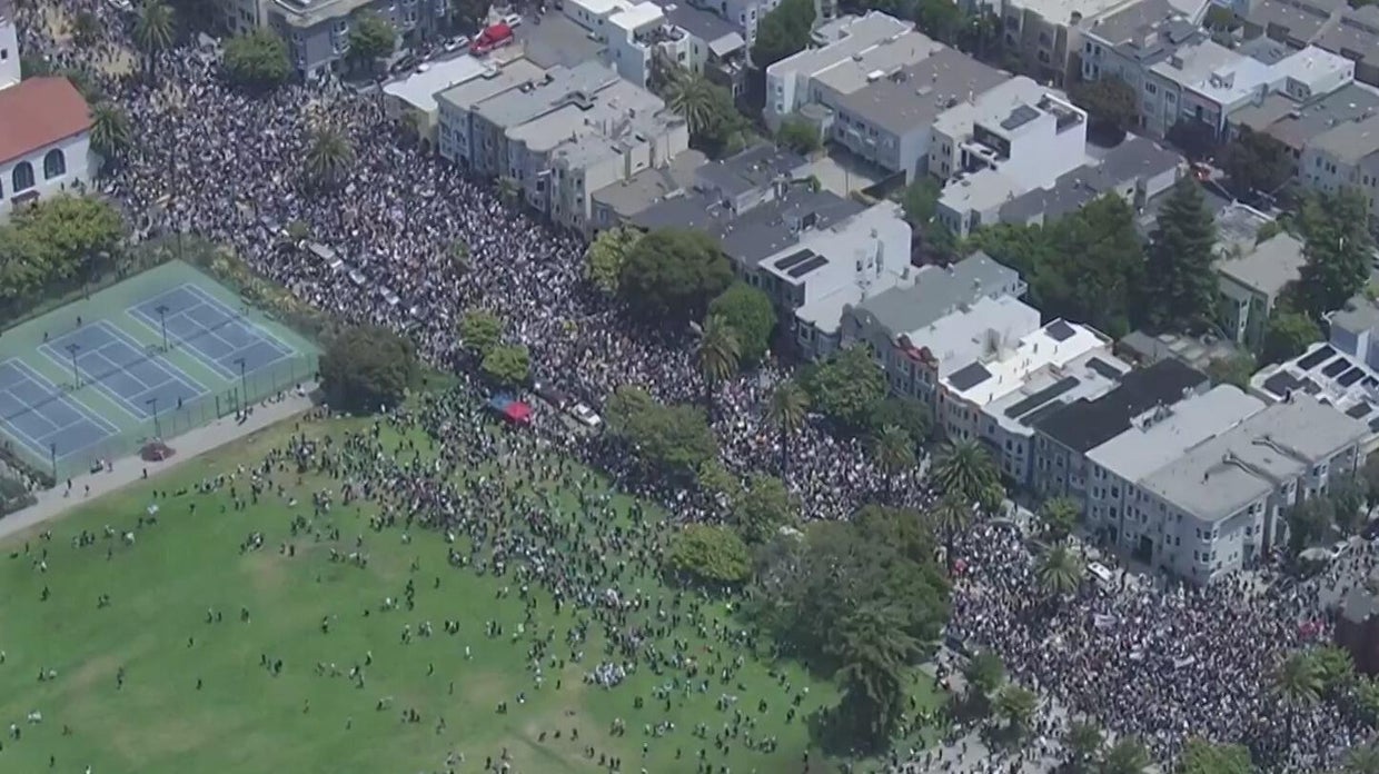 "No Kings" protests draw tens of thousands across the Bay Area - CBS ...