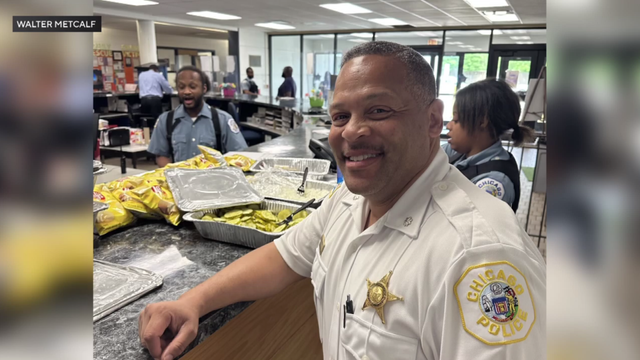 billy-goat-tavern-food-for-cpd-officers.png 
