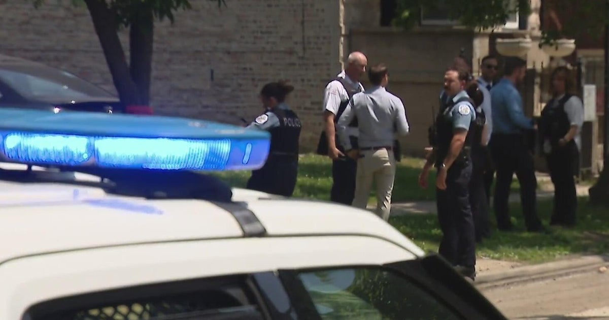 Man dies after being found shot on West Side, police say 