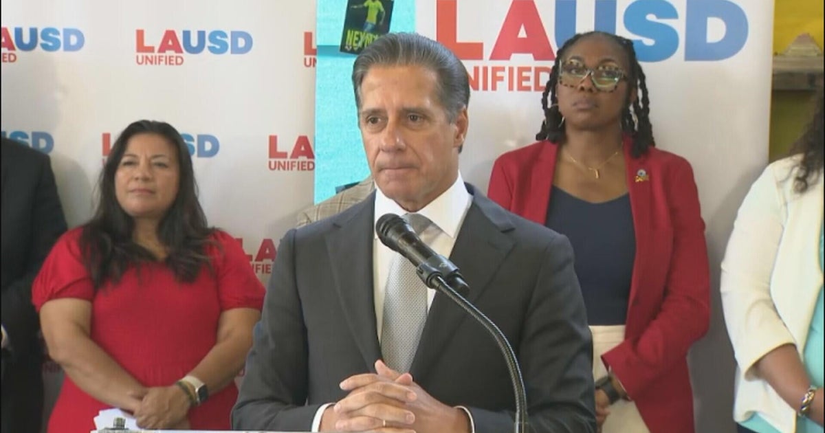 LAUSD expands summer programs, offering online classes after ICE operations 