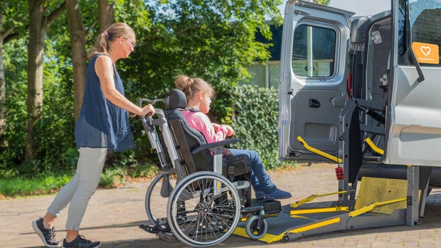 wheelchair-accessible-vehicle-wav-3.jpg 