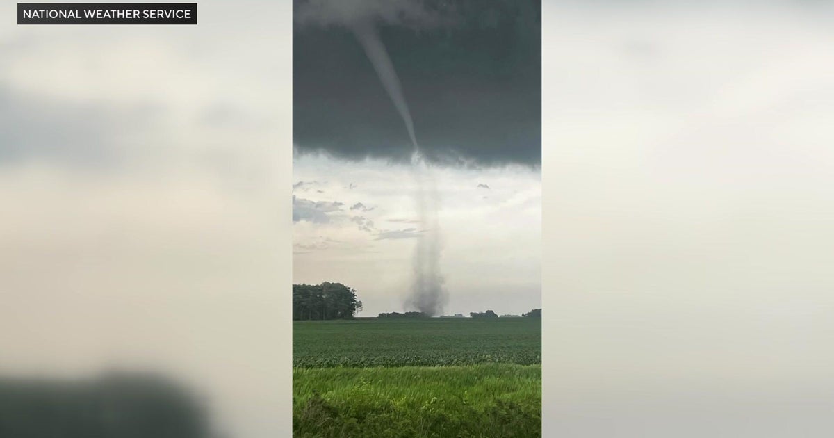 Tornado touches down in southern Minnesota, NWS says 