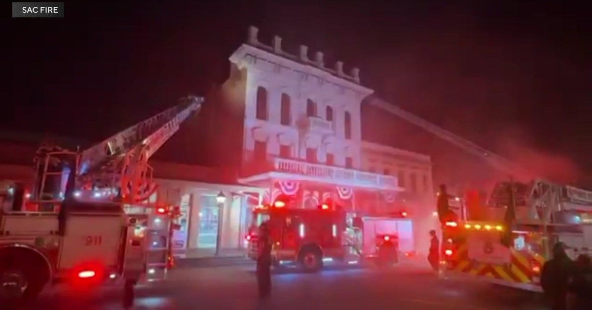 Evangeline's costume store in Old Sacramento damaged in fire 