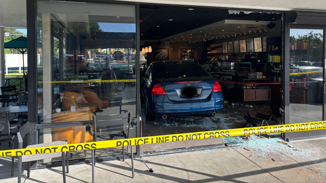 car-into-starbucks-s-sac.png 