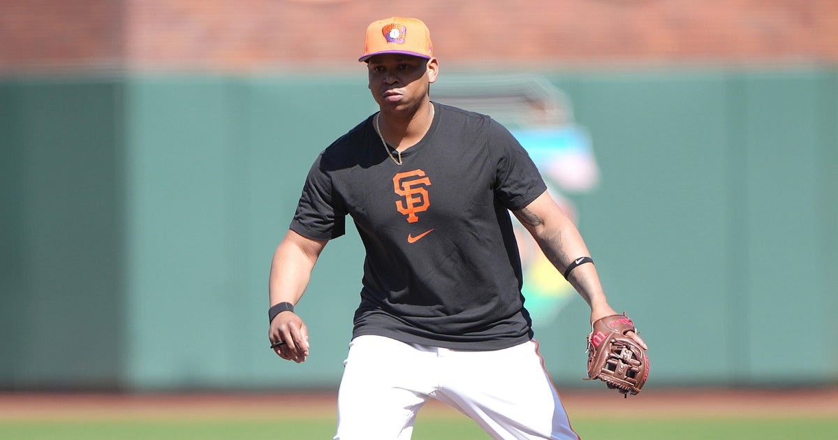 Rafael Devers says he'll play anywhere for the Giants 