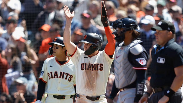 giants-guardians-2220996767.jpg 