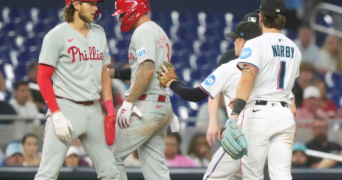 Phillies beat Marlins 4-2 Phillies beat Marlins 4-2