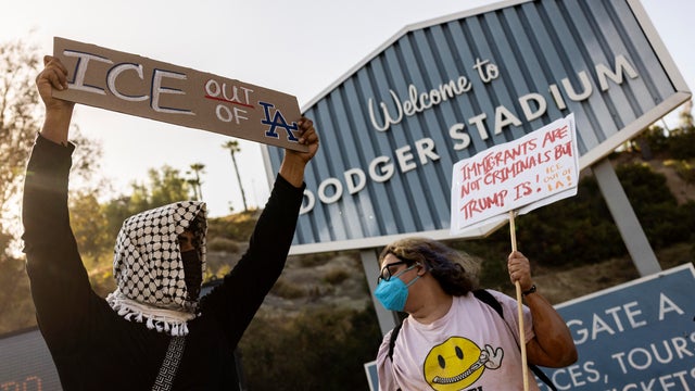 US-POLITICS-IMMIGRATION-BASEBALL-DODGERS 
