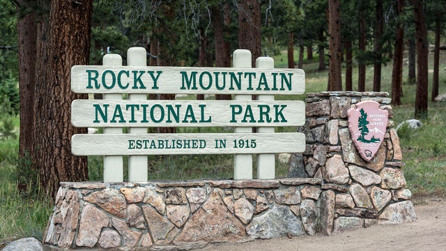 Entrance sign for Rocky Mountain National Park 
