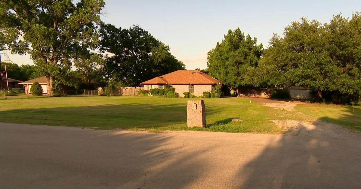 84-year-old man dies after dog attack in Tarrant County, authorities say 