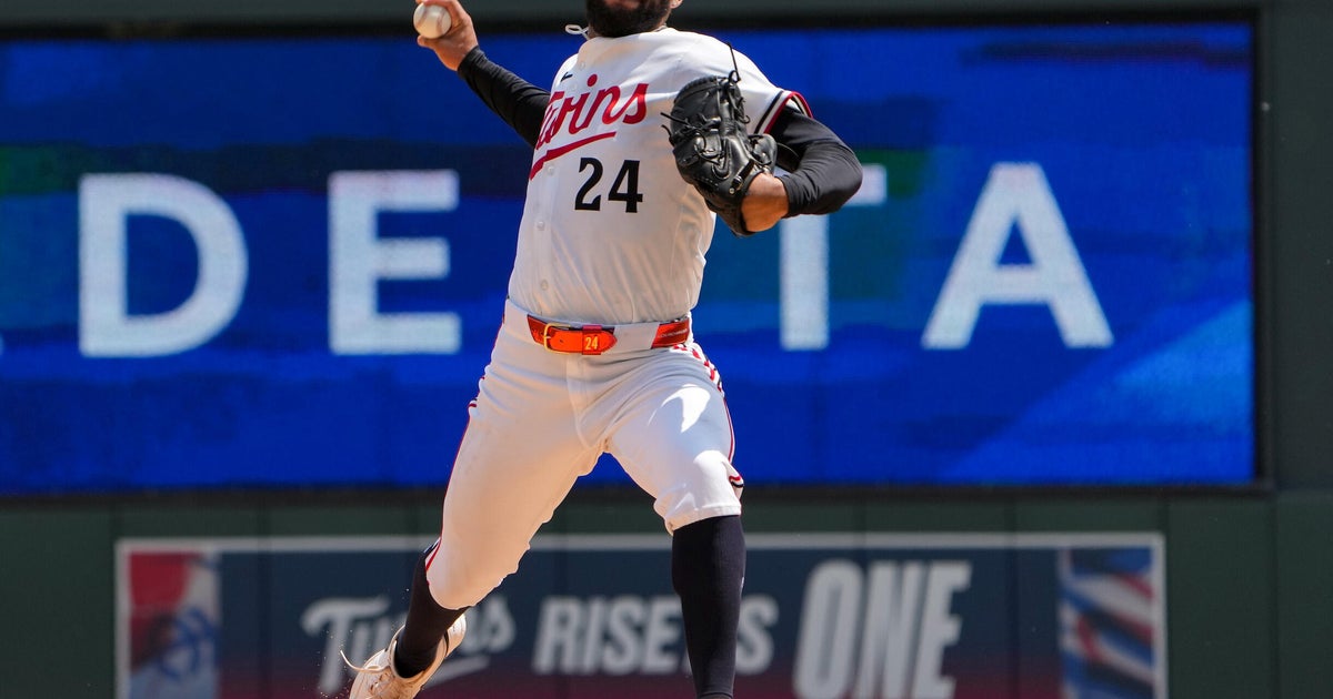 Jose Quintana pitches 6 crisp innings as the Brewers beat the struggling Twins 9-0 