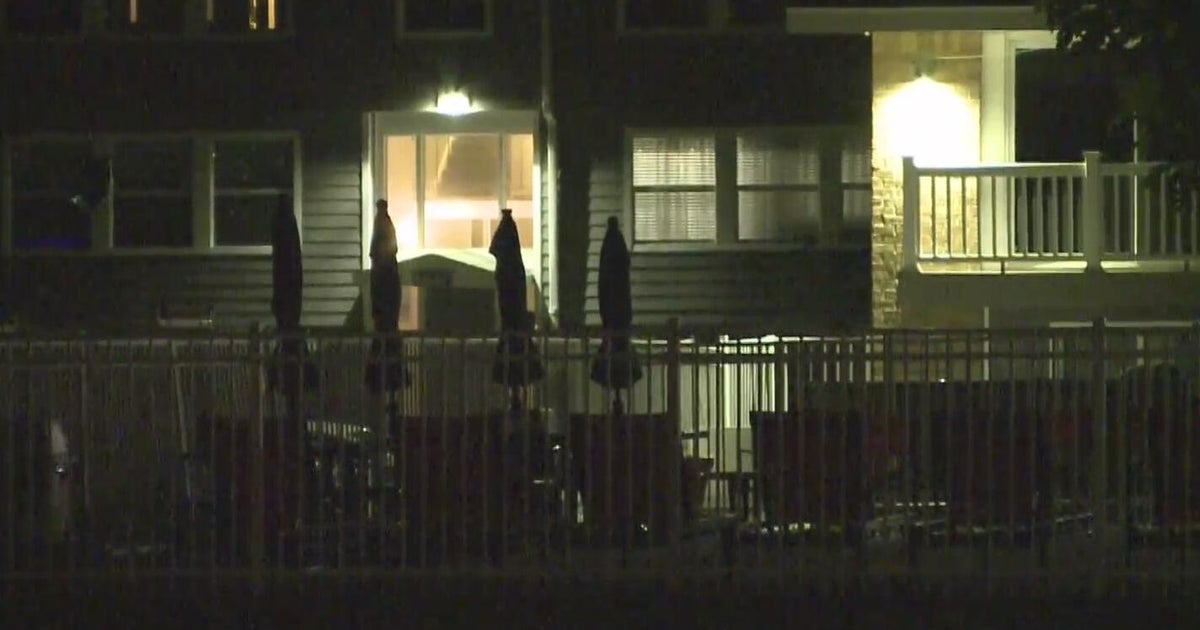 2-year-old girl drowns in pool at Southgate apartment complex, authorities say 
