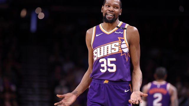 Toronto Raptors v Phoenix Suns 
