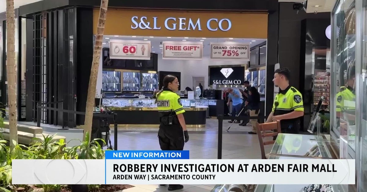 Arden Fair Mall jewelry store robbed