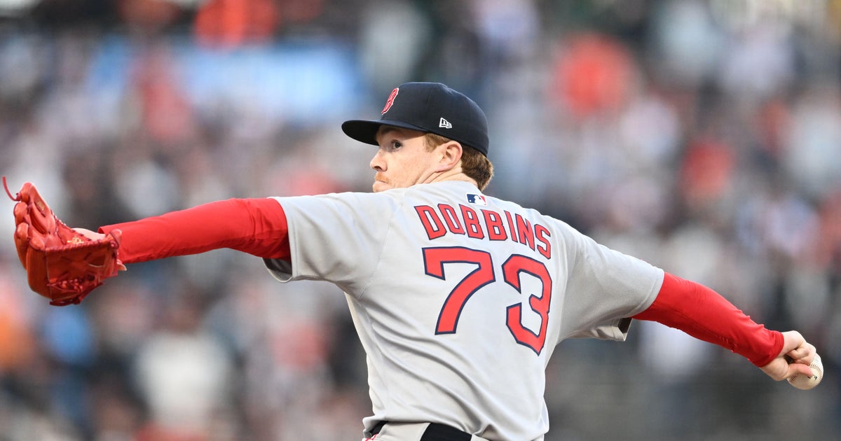 Red Sox place Hunter Dobbins on IL; Richard Fitts recalled 