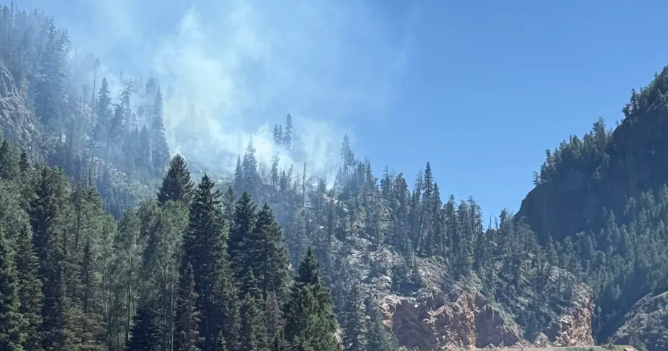 Red Mountain Pass in southern Colorado remains closed due to wildfire 