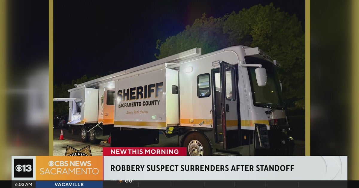 Robbery suspect surrenders after standoff in Rancho Cordova