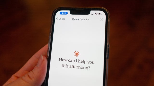 Artificial Intelligence AI Assistant Apps - ChatGPT, Anthropic Claude, Google Gemini, Microsoft Copilot, Perplexity, Poe 