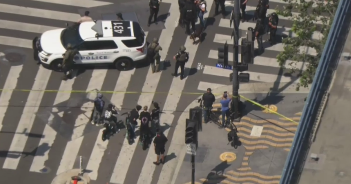 Police arrest suspect who shot officer near Santa Monica Place 