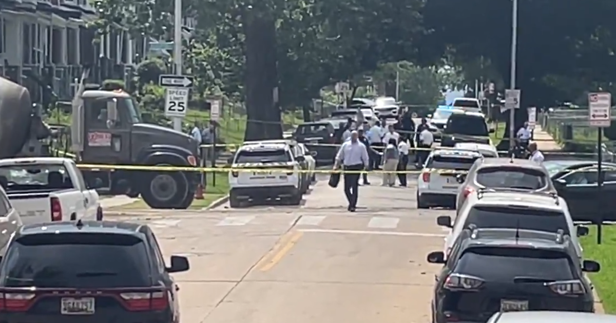 70-year-old shot and killed after lunging at Baltimore officers with knife, police say 