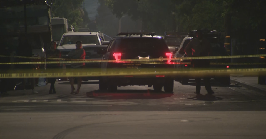 Police search for suspects after fatal shooting, carjacking in South LA 