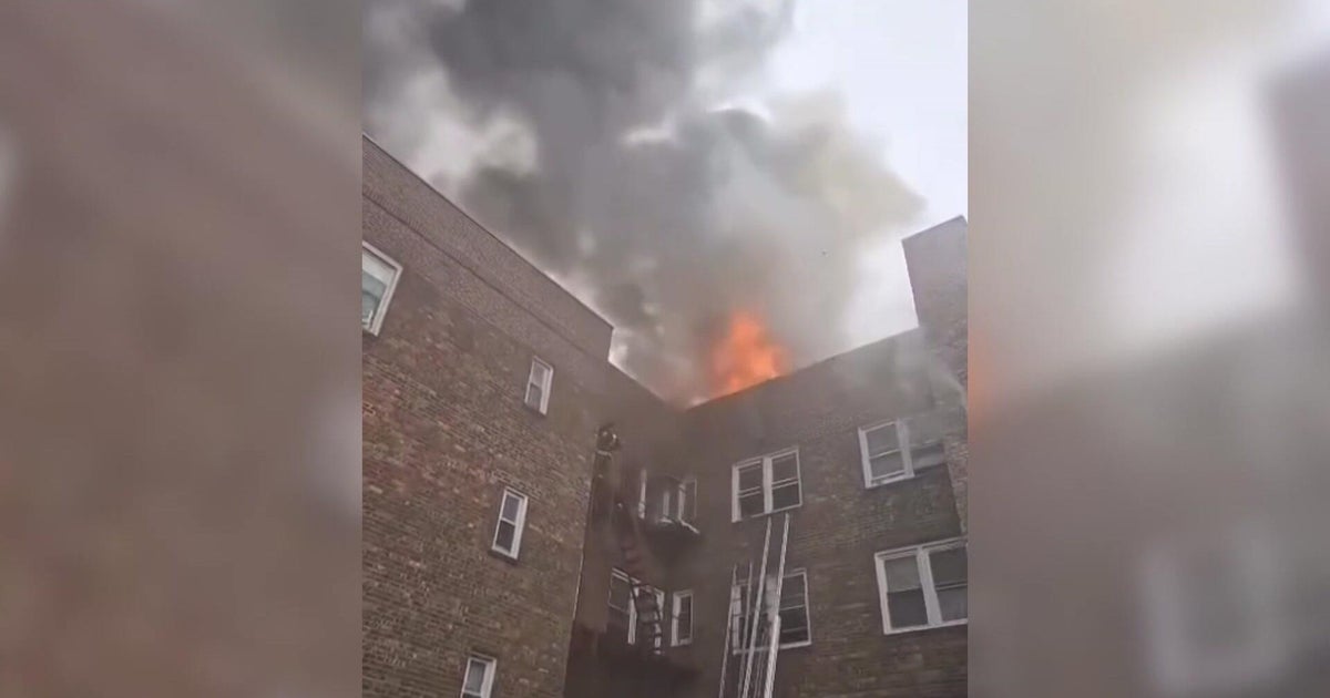 Approximately 200 people displaced in Baldwin, N.Y. building fire 