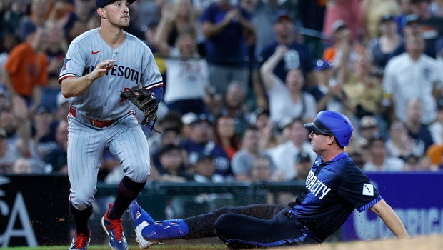 Twins Win Third Straight Over AL Central-Leading Tigers