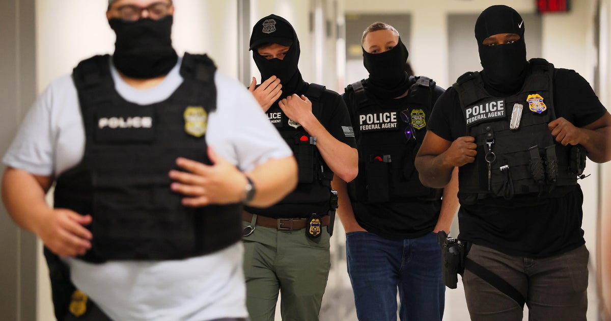 Rally held to support "No Masks for ICE" Act introduced by N.Y. lawmaker 