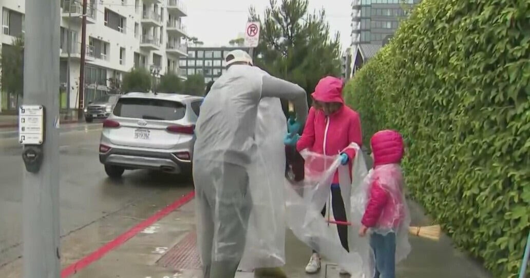 Los Angeles volunteers look to clean up, rehab the image of downtown after ICE protests 