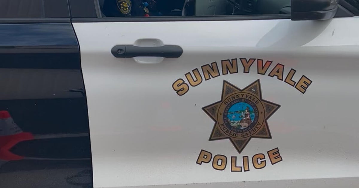 Man found critically injured on sidewalk in Sunnyvale, police seek info 