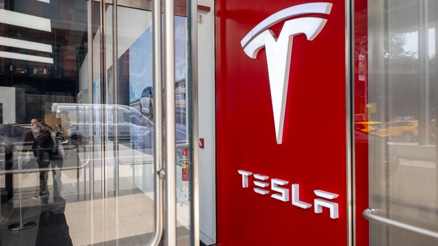 Tesla Shares Drop Over 10% After May Rally 