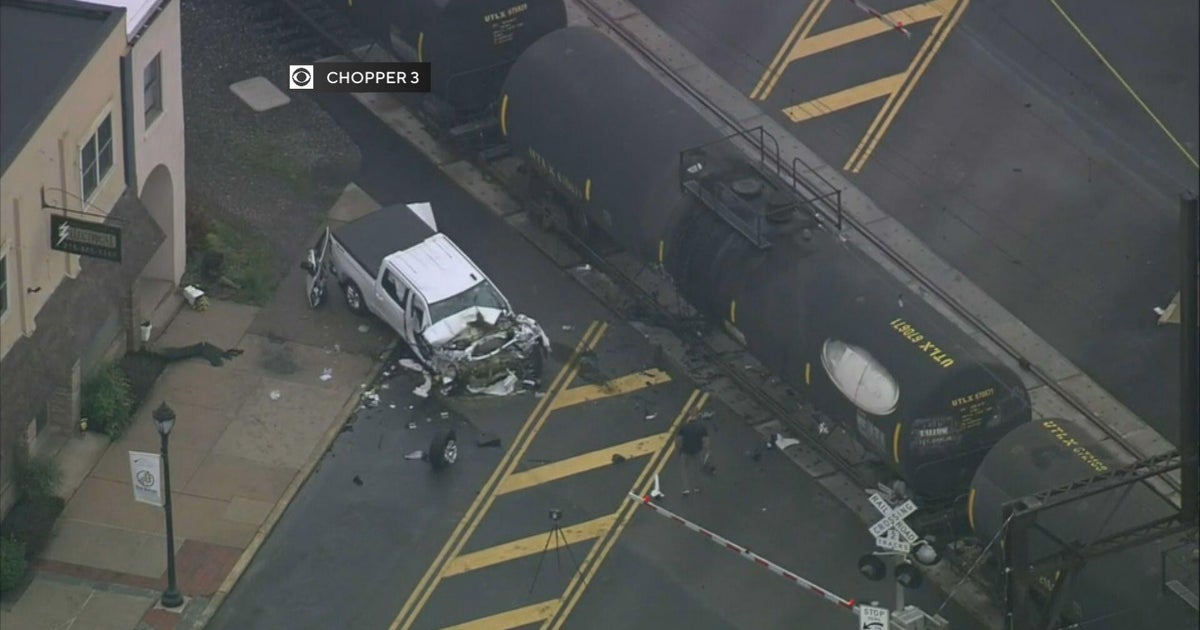 Freight train crash shuts down Lansdale, Pennsylvania SEPTA station 