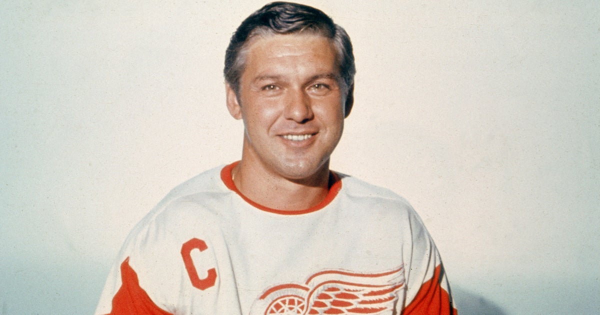 Detroit Red Wings legend Alex Delvecchio dies at 93 