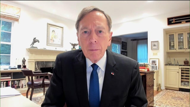 0702-cmoplus-generalpetraeus.jpg 