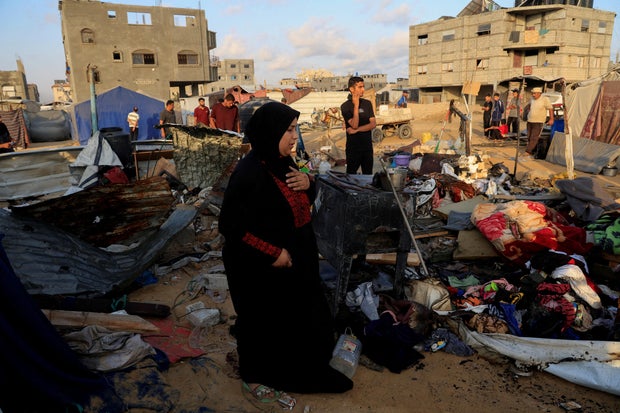 Aftermath of Israeli airstrikes on tents in Khan Younis 