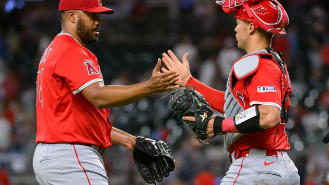 Los Angeles Angels v Atlanta Braves 