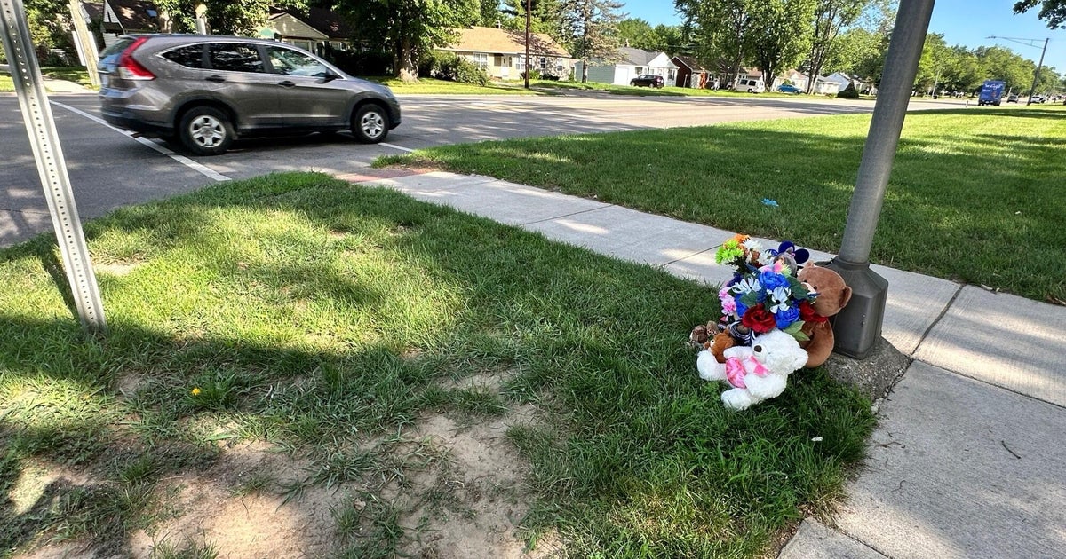 Mother, daughter, remain hospitalized after hit-and-run pedestrian crash in Livonia 