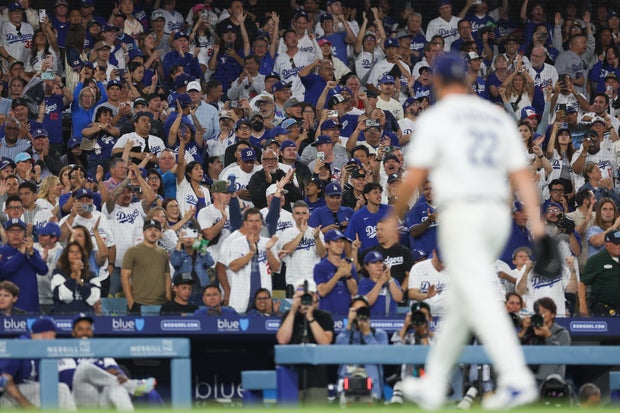 Chicago White Sox v. Los Angeles Dodgers 