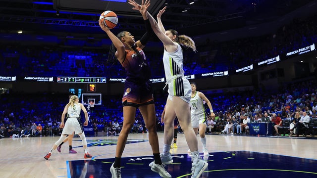 Phoenix Mercury v Dallas Wings 