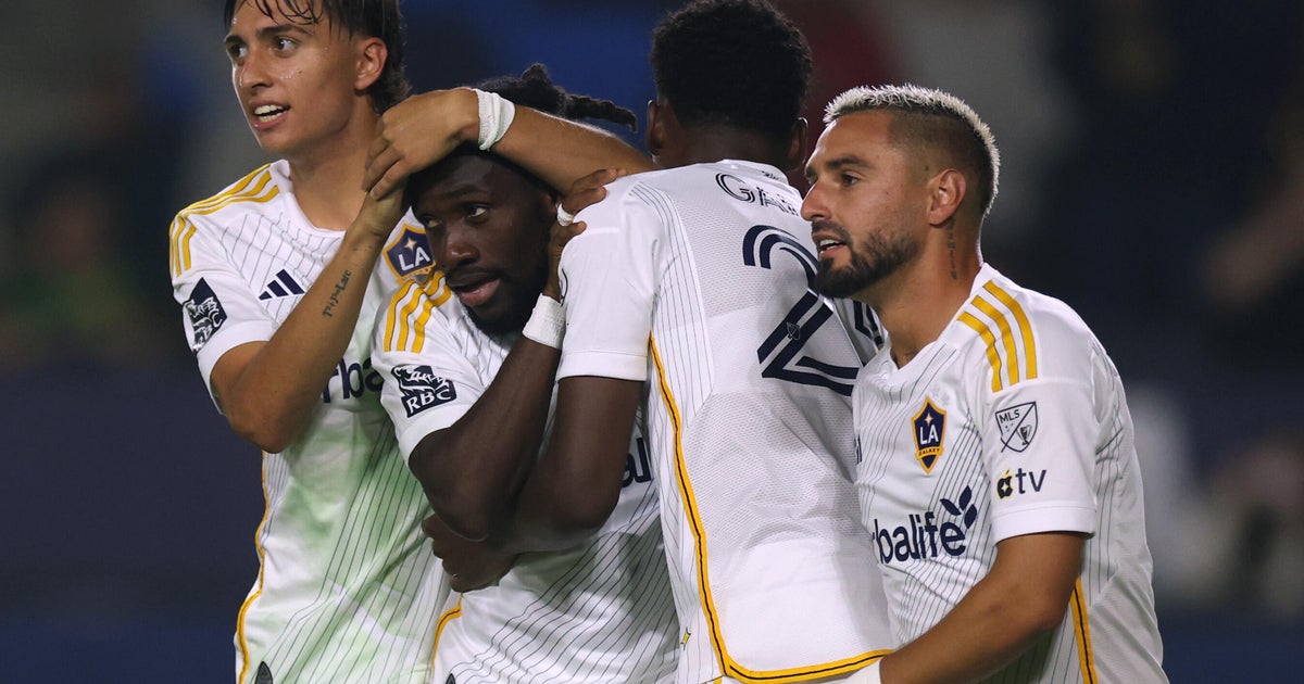 Paintsil scores 2 goals, Nascimento adds 1 goal, Galaxy beat Whitecaps 3-0 