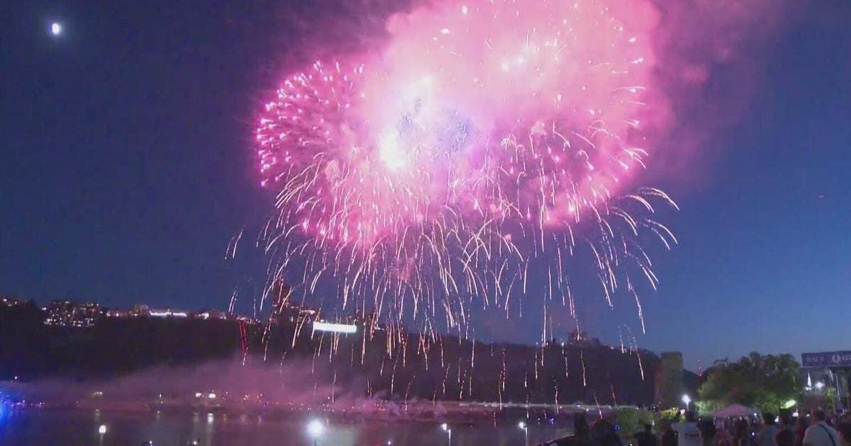 Crowds gather for Pittsburgh's 4th of July celebration 