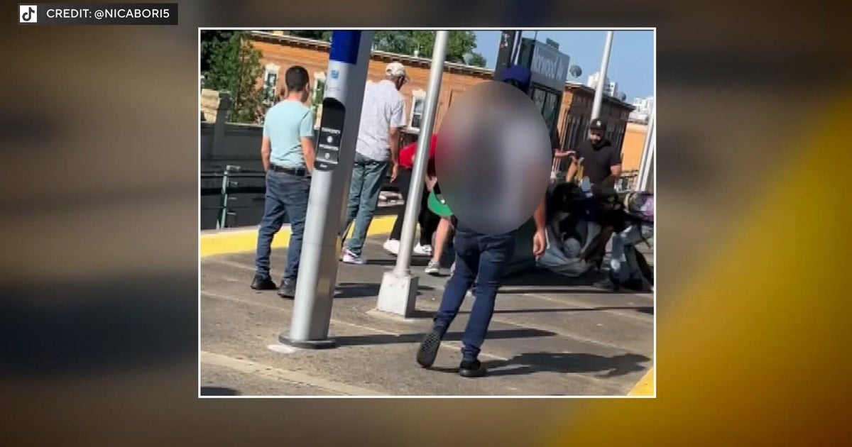 Video shows good Samaritans stop assault on Brooklyn subway platform 