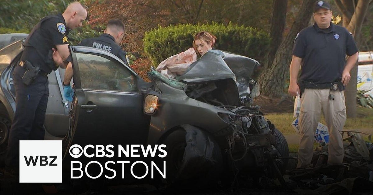 Head-on crash leaves 2 dead, 1 injured in Milton - CBS Boston