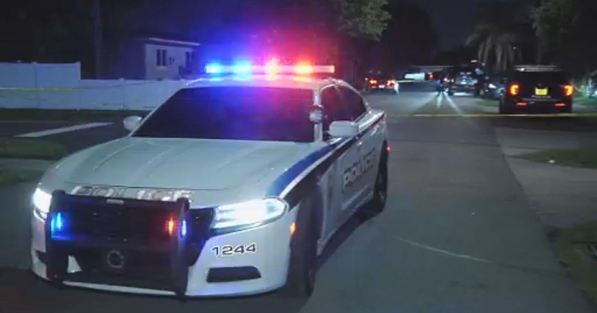 Man dead, woman hospitalized after Hallandale Beach shooting, police say 