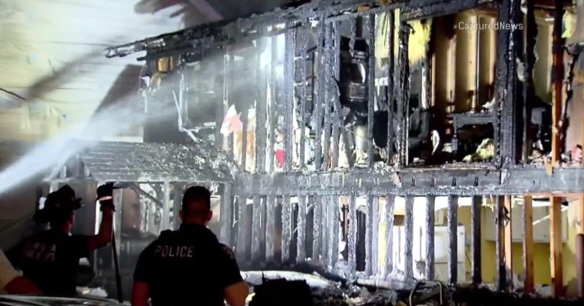 Fire destroys home in Aurora; neighbors help family get to safety 