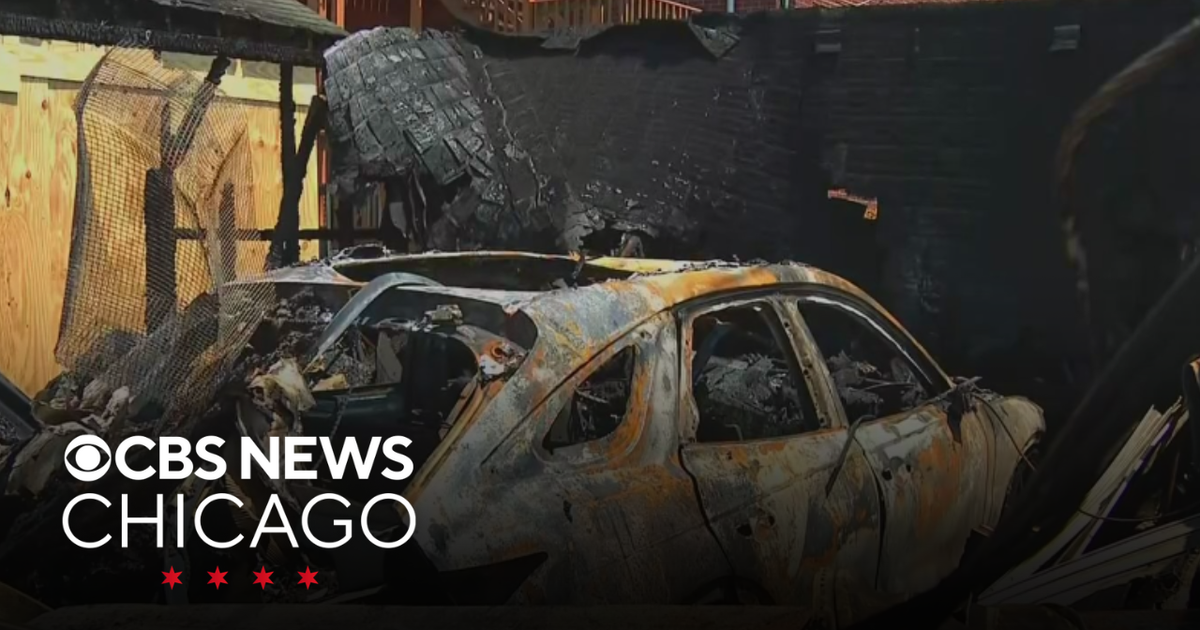 Fireworks blamed for garage fires in Chicago's Bridgeport neighborhood ...