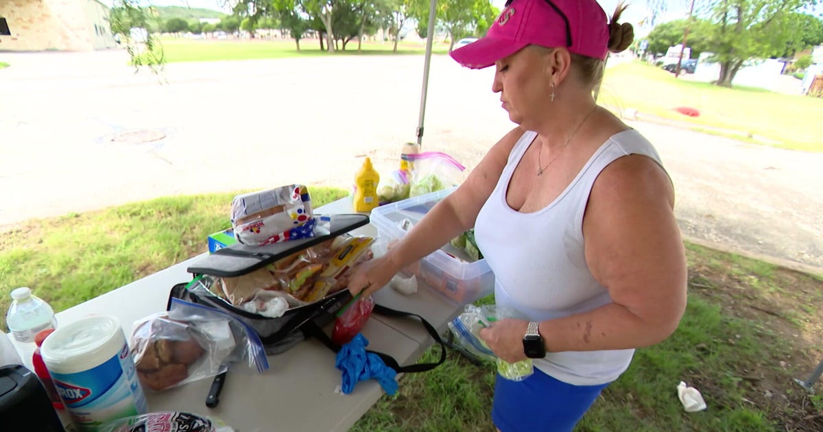 Retired Fort Worth police officer offering prayers and sandwiches in Kerrville following deadly floods 