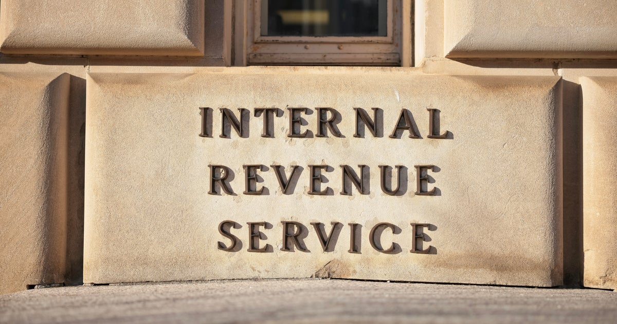 IRS says churches should keep tax exemption even if pastors back candidates 