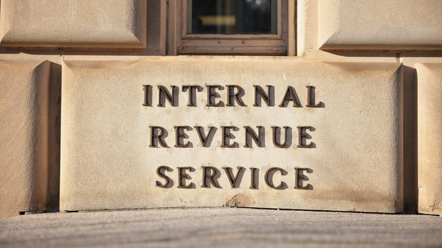                        IRS says churches should keep tax exemption even if pastors back candidates                   