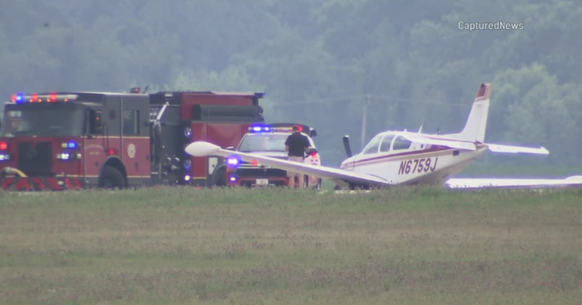 Plane makes emergency landing at Aurora Airport 